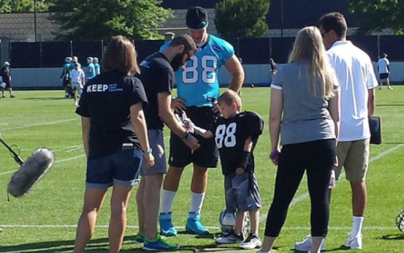 7-year-old cancer patient participates in Panthers OTAs in full pads