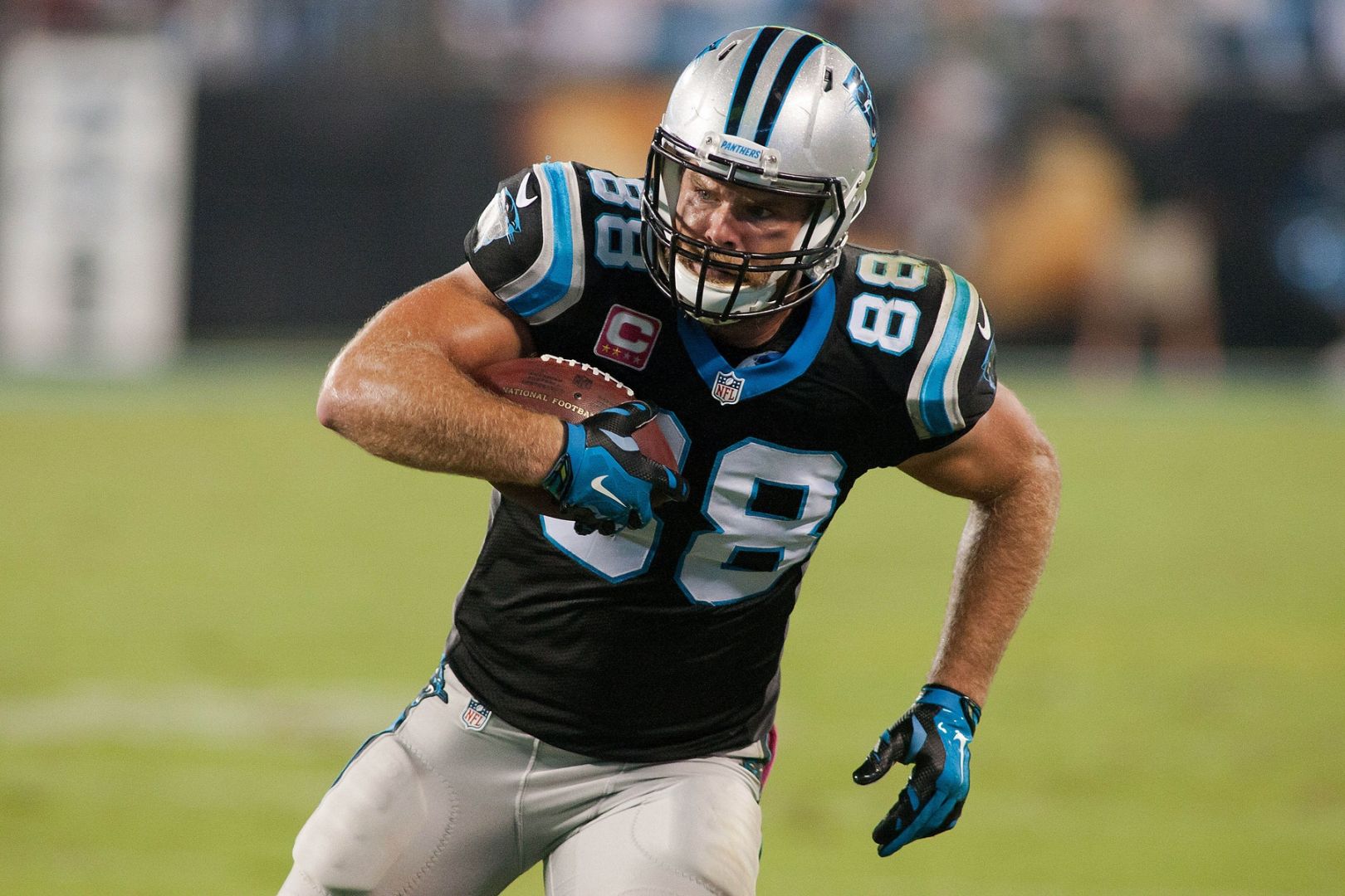 Panthers TE Greg Olsen raises $100,000 for breast cancer research